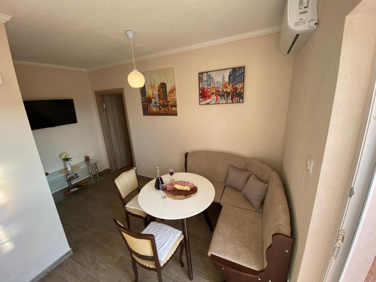 Apartment Lorena Kotor Exteriör bild