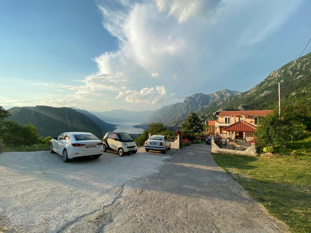 Apartment Lorena Kotor Exteriör bild