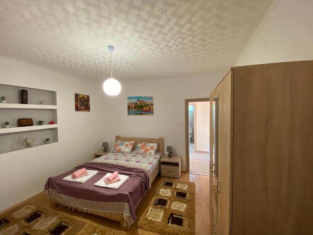 Apartment Lorena Kotor Exteriör bild